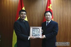 李元平副局长会见玻利维亚外交部长瓦纳库尼先生