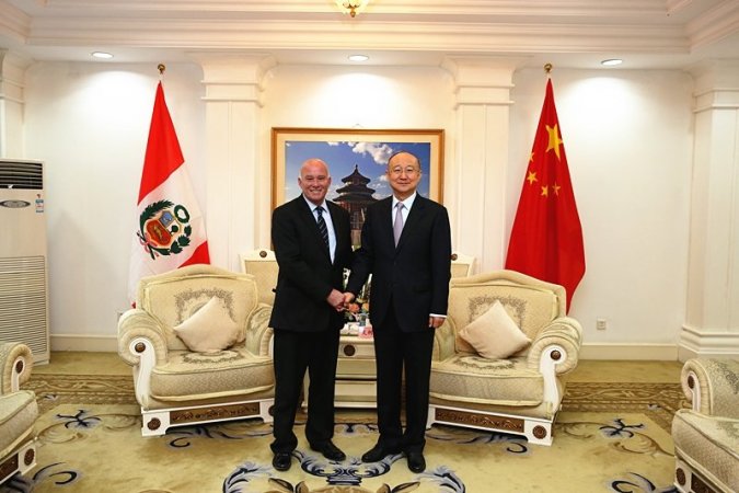 支树平局长会见秘鲁外贸旅游部长费雷罗斯