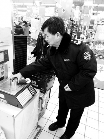 安徽省全椒县市场监管局加大对商场、超市、集贸市场计量器具的检查